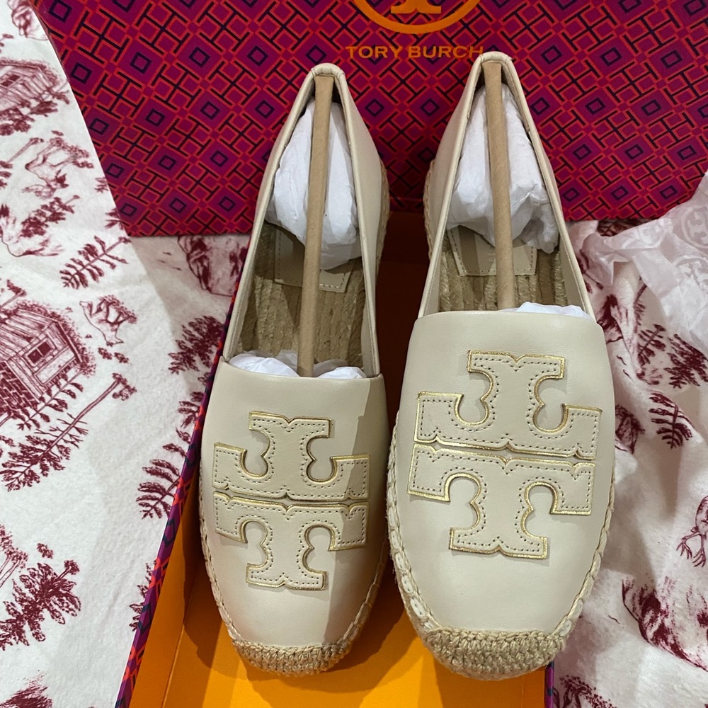 TORY BURCH CREAM INES ESPADRILLE 6 1/2 NWT